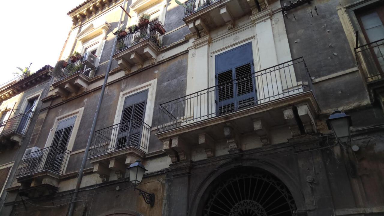 Casa Giuseppe Panzió Catania Kültér fotó