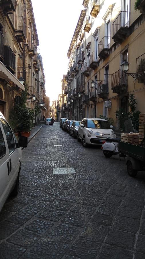 Casa Giuseppe Panzió Catania Kültér fotó