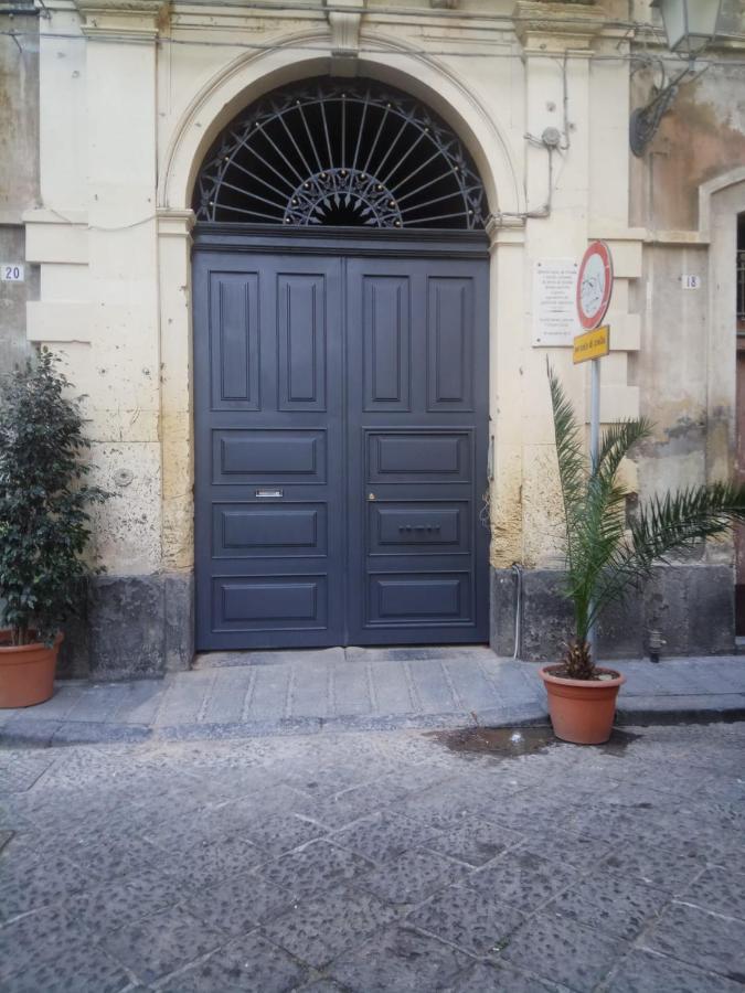 Casa Giuseppe Panzió Catania Kültér fotó